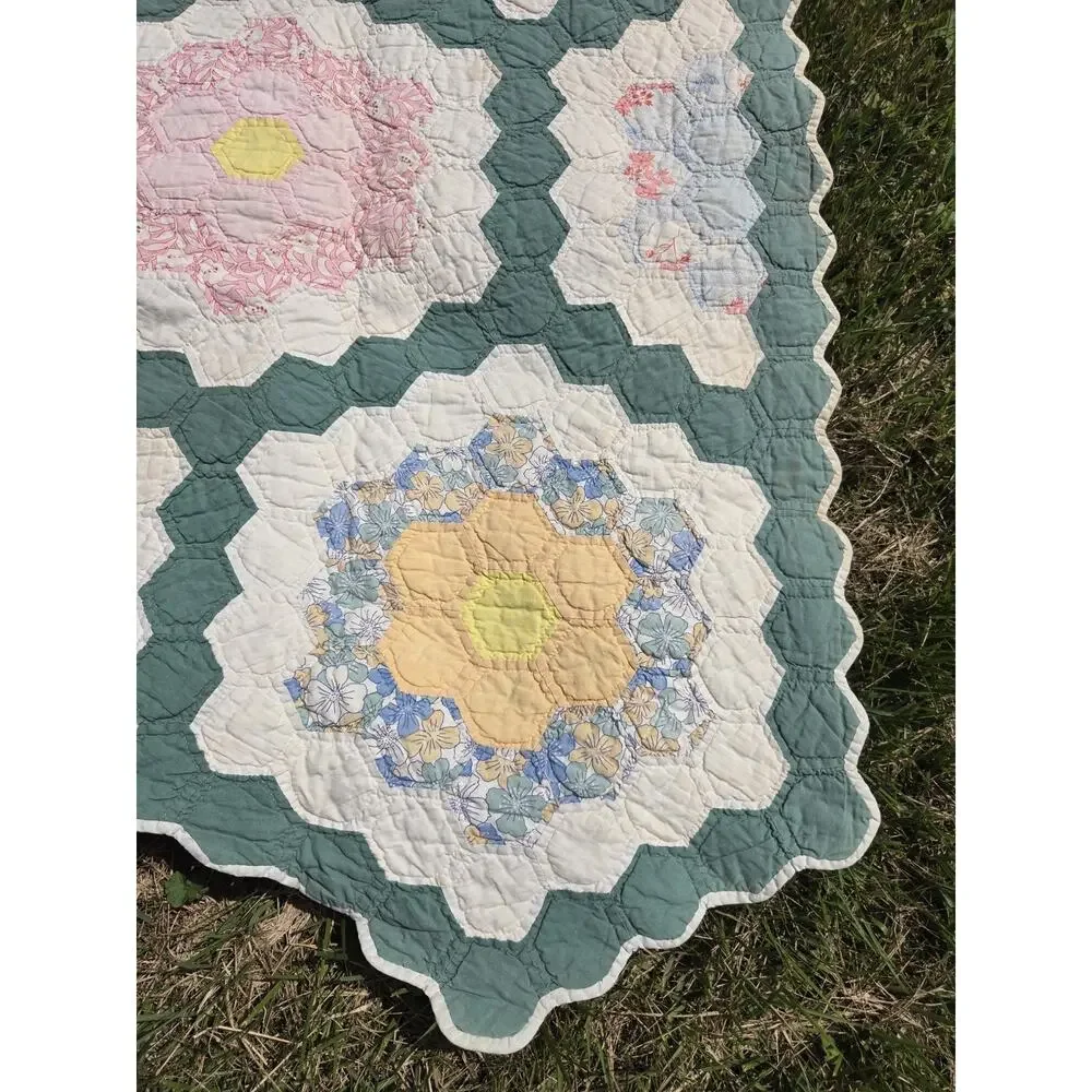 STUNNER Vintage Patchwork Grandmas Flower Garden Quilt Unique Fabrics 87